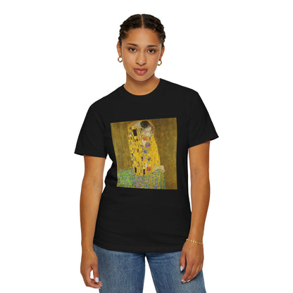 The Kiss by Gustav Klimt (T-Shirt)