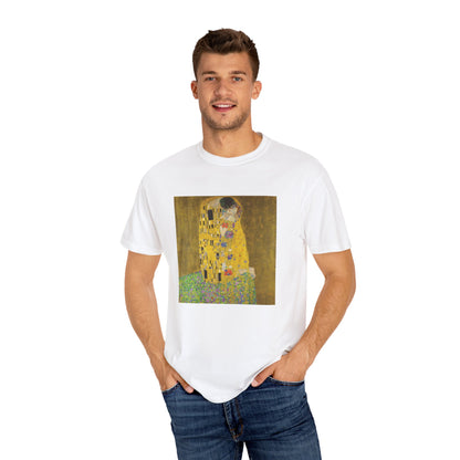 The Kiss by Gustav Klimt (T-Shirt)